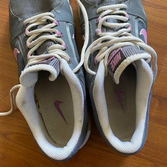 Nike Training Shoes | Gray & Pink | Size 11 - Picture 5 of 6